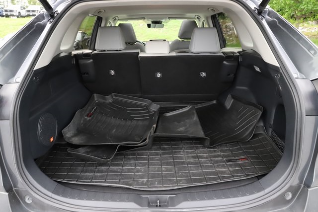 Vehicle image 9 of 34