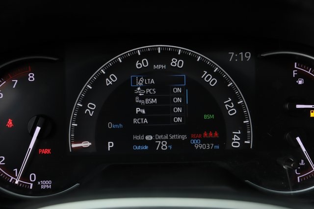 Vehicle image 22 of 34