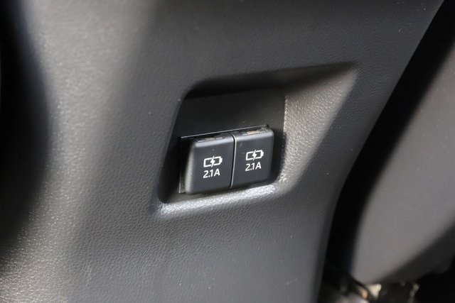 Vehicle image 18 of 34