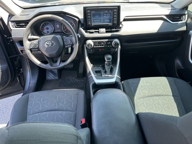 Vehicle image 20 of 28