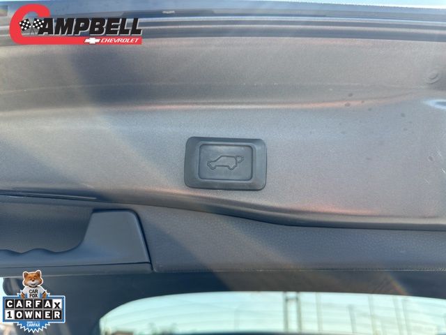 Vehicle image 13 of 28