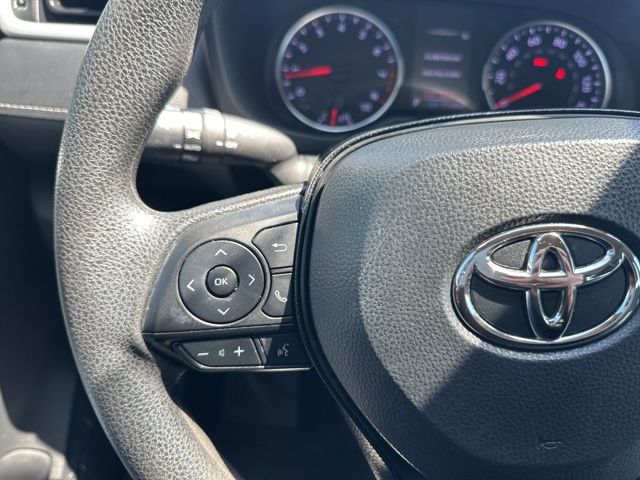 Vehicle image 24 of 28