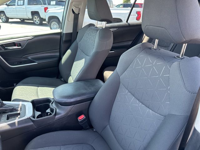 Vehicle image 15 of 28
