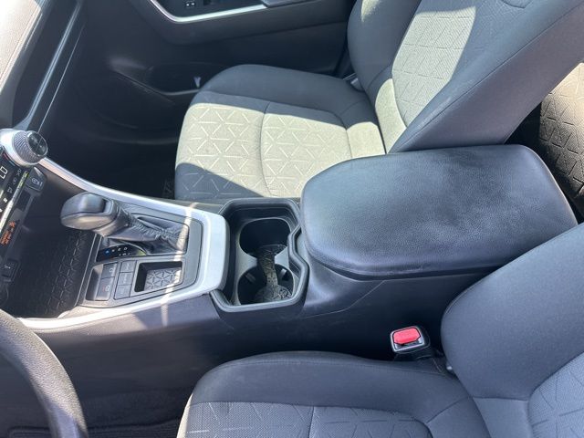 Vehicle image 16 of 28