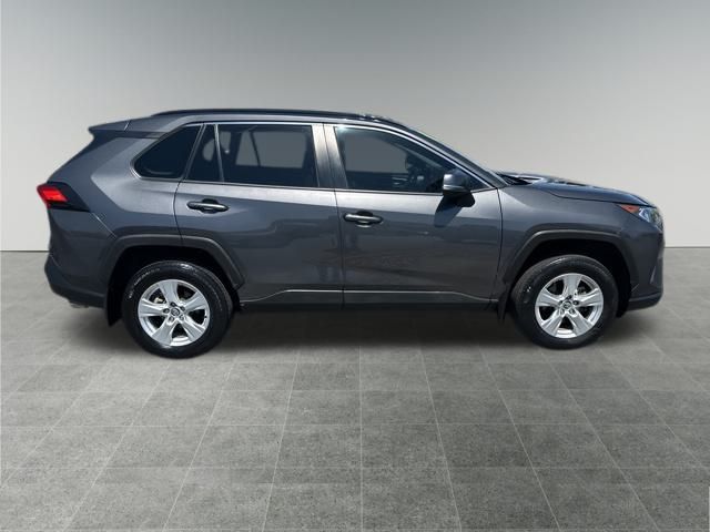 Vehicle image 5 of 28