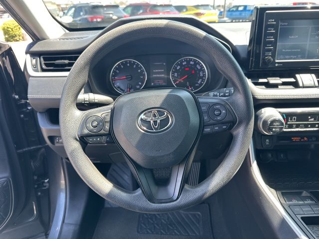 Vehicle image 21 of 28