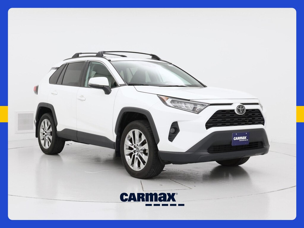 2020 Toyota RAV4 XLE Premium Image 3 of 22