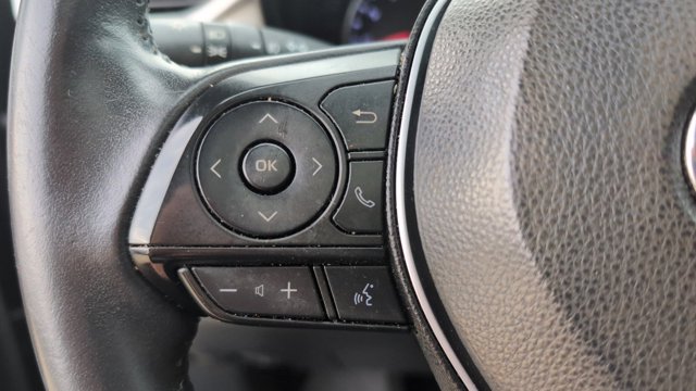Vehicle image 28 of 32