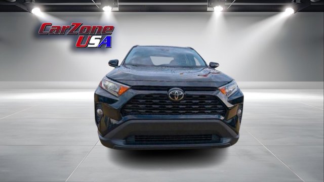 Vehicle image 2 of 32