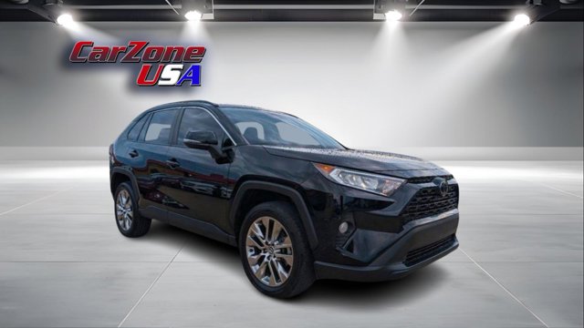 Vehicle image 3 of 32