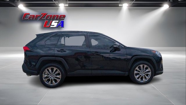 Vehicle image 4 of 32