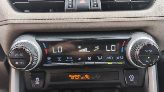 Vehicle image 22 of 32