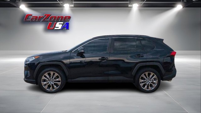 Vehicle image 8 of 32