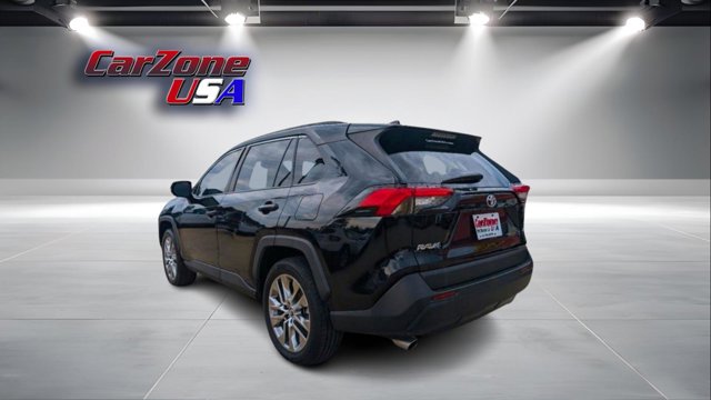 Vehicle image 6 of 32