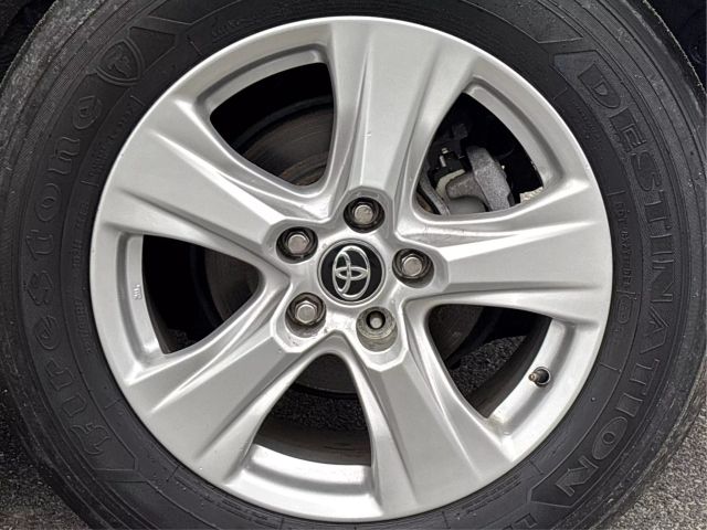 Vehicle image 11 of 41