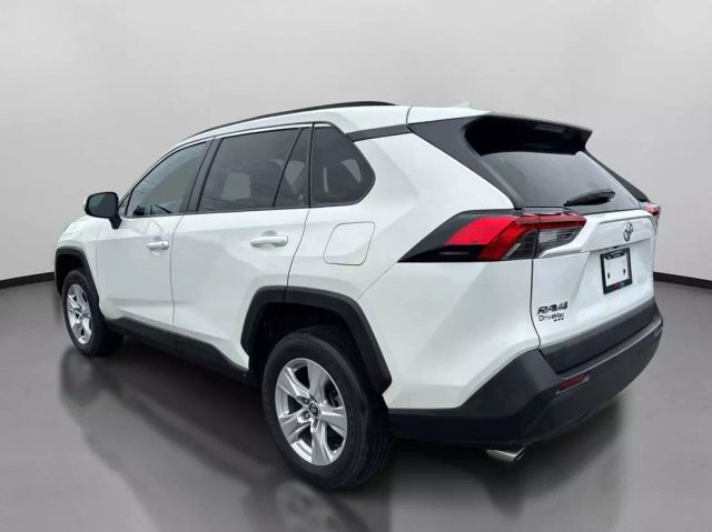 Vehicle image 8 of 41