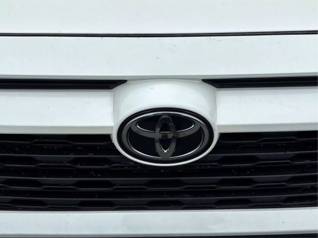 Vehicle image 27 of 41