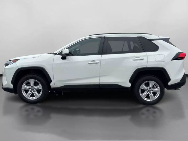 Vehicle image 9 of 41