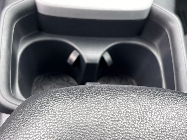 Vehicle image 33 of 41