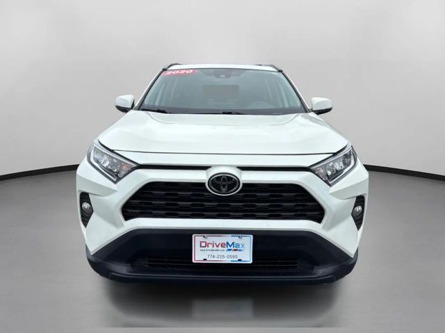Vehicle image 2 of 41