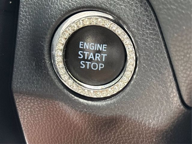 Vehicle image 38 of 41