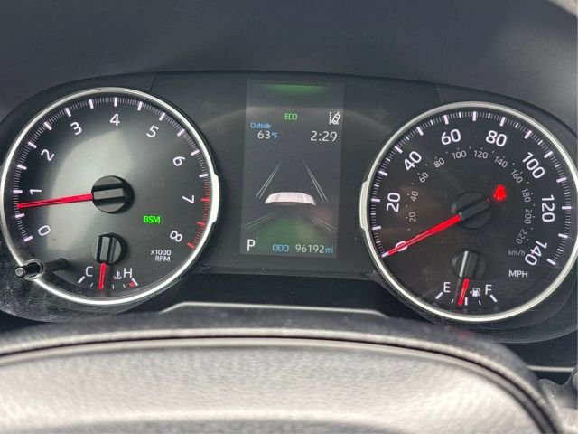 Vehicle image 16 of 41