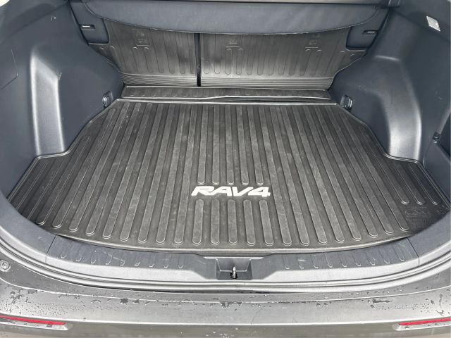 Vehicle image 12 of 41