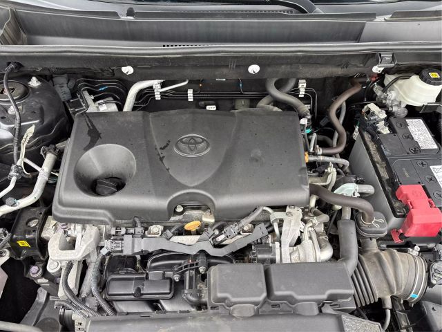 Vehicle image 11 of 44