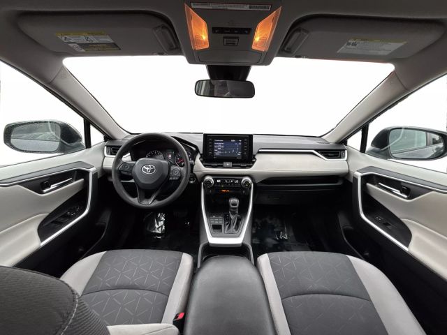 Vehicle image 18 of 44