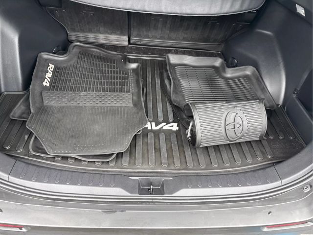 Vehicle image 14 of 44