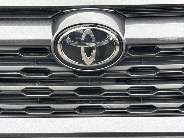 Vehicle image 29 of 44