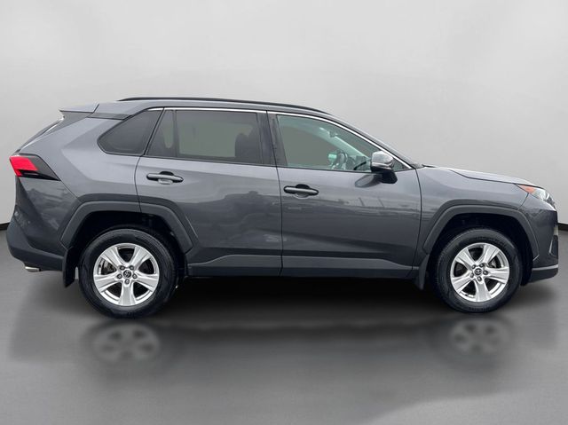 Vehicle image 6 of 44