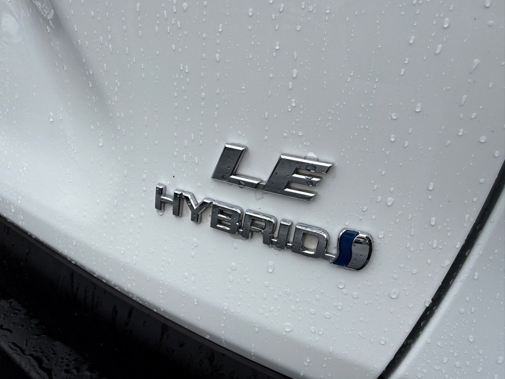 Vehicle image 10 of 28