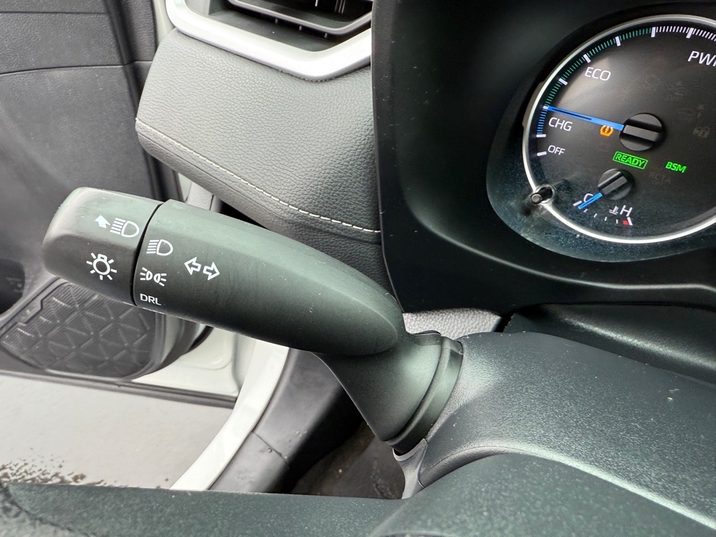 Vehicle image 26 of 28