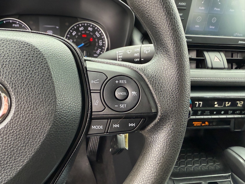 Vehicle image 24 of 28