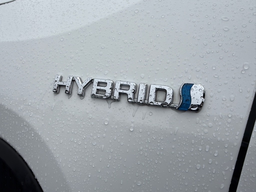Vehicle image 13 of 28