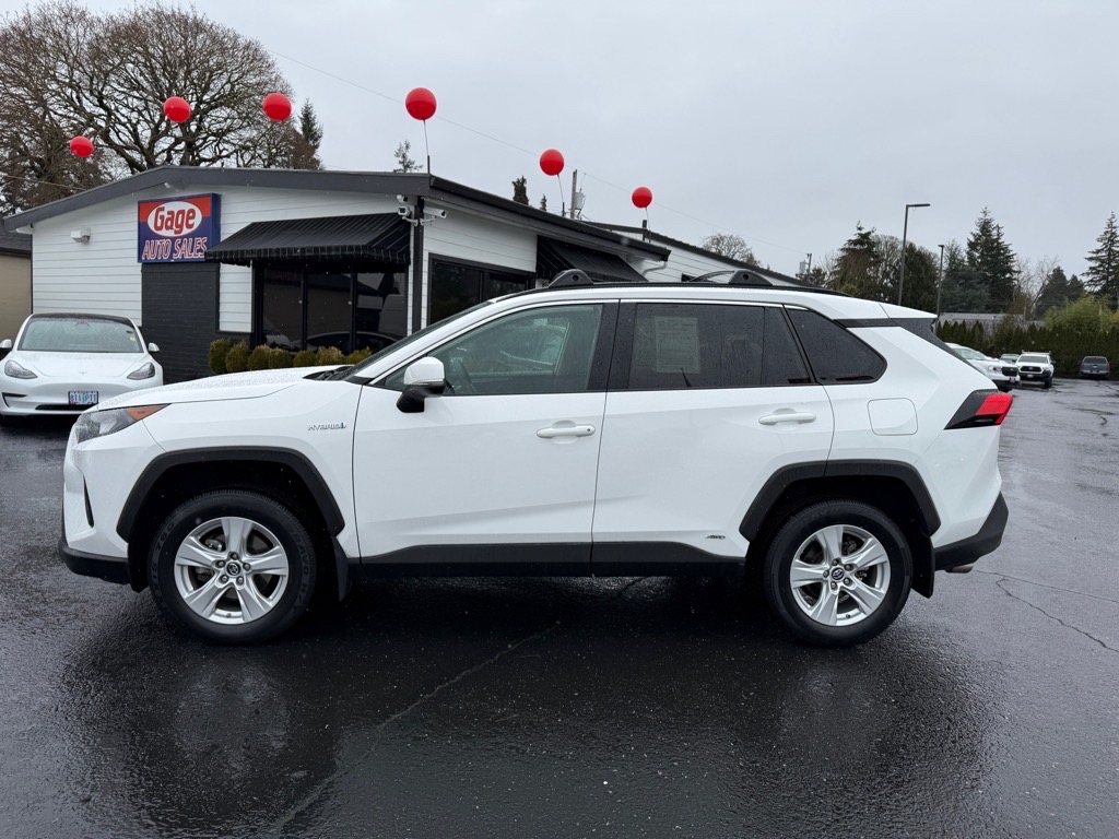 Vehicle image 8 of 28