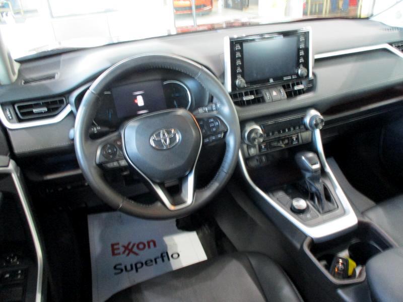 Vehicle image 10 of 15