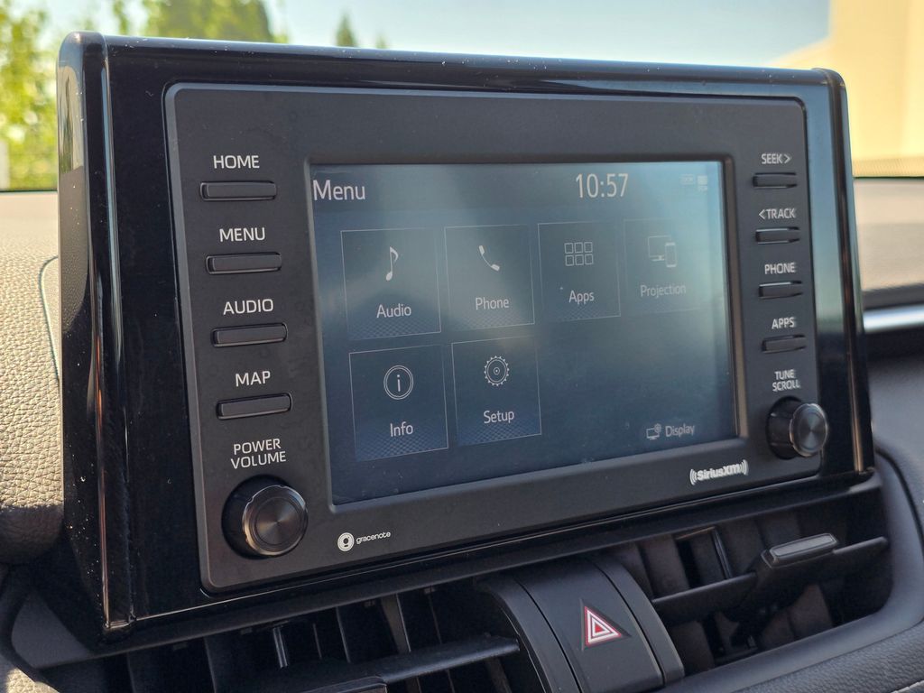 Vehicle image 25 of 31