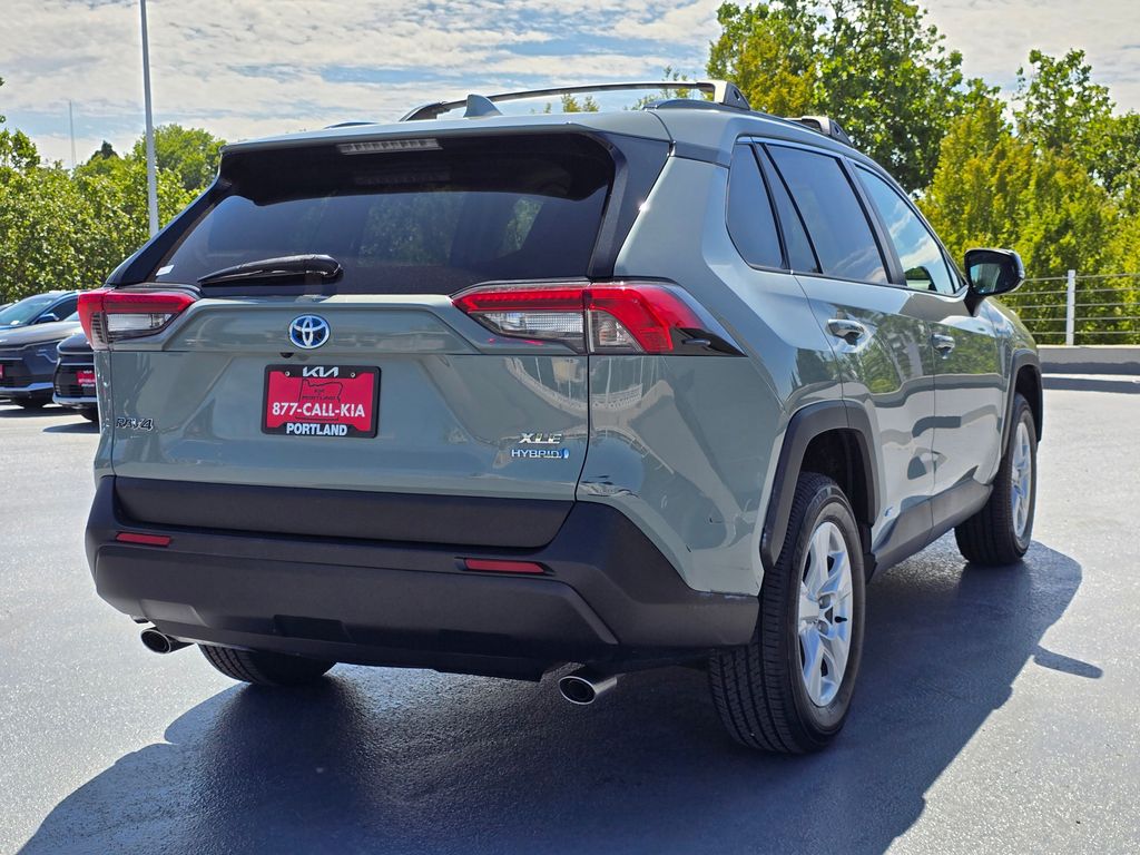 Vehicle image 5 of 31