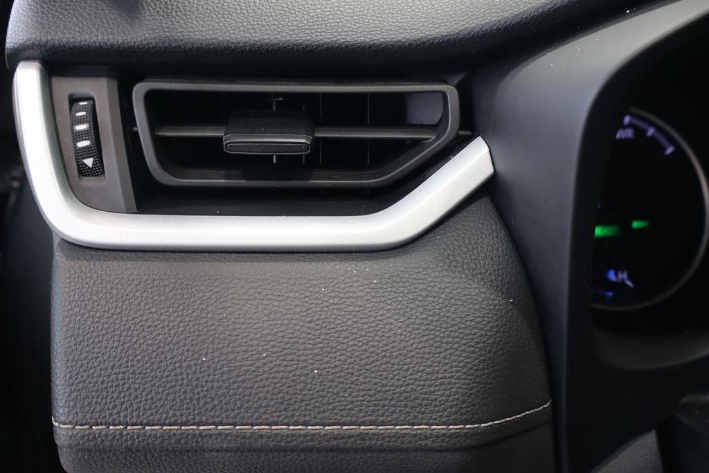 Vehicle image 14 of 44