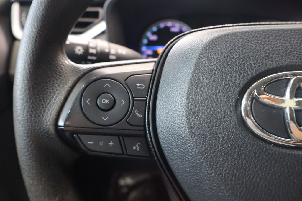 Vehicle image 20 of 44