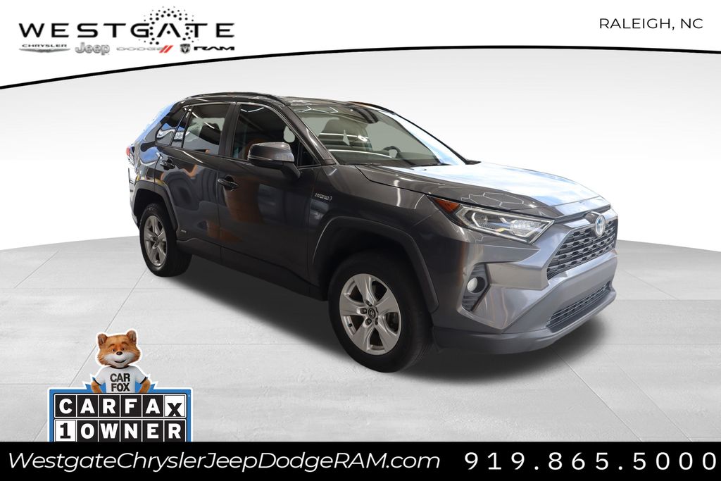Vehicle image 3 of 44