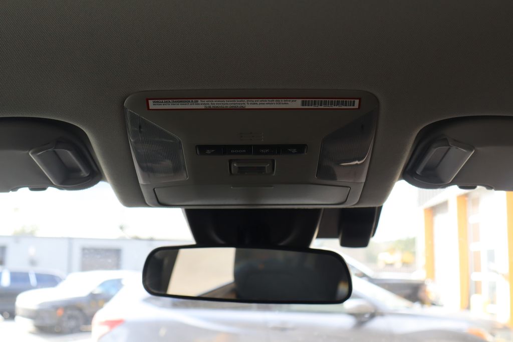 Vehicle image 23 of 44