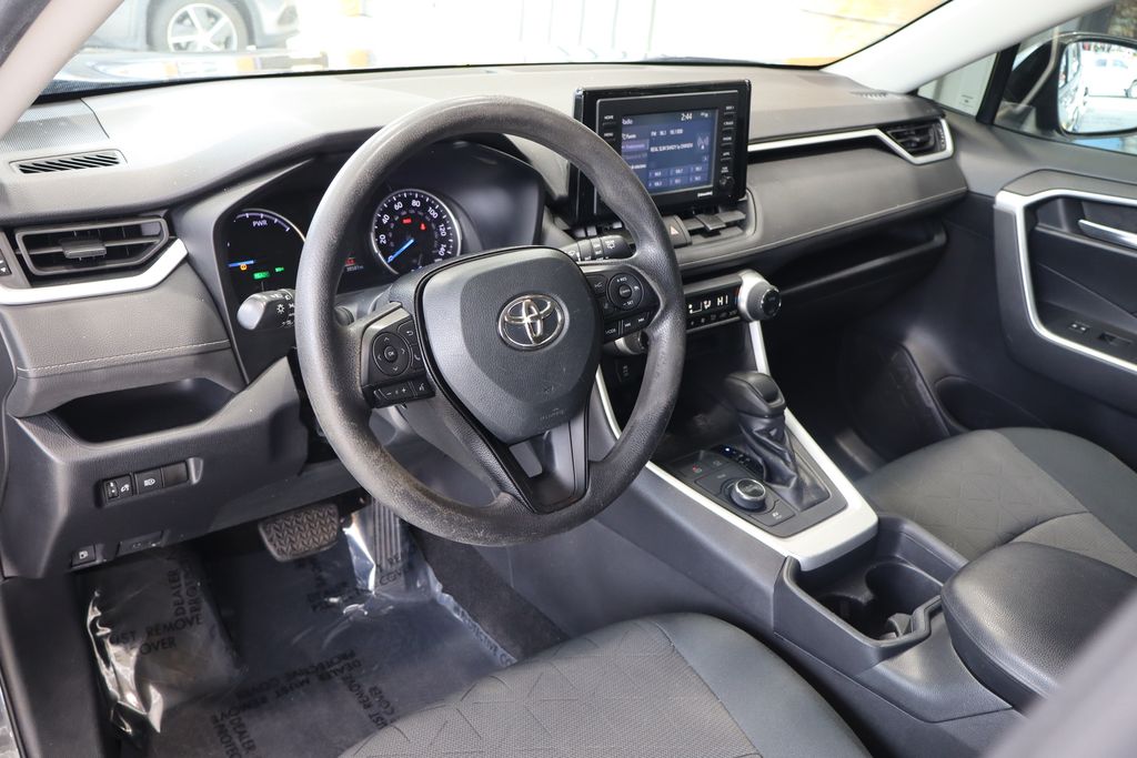 Vehicle image 18 of 44