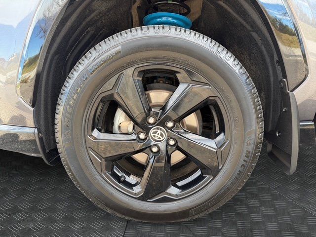 2020 Toyota RAV4 Hybrid XSE Image 10 of 45