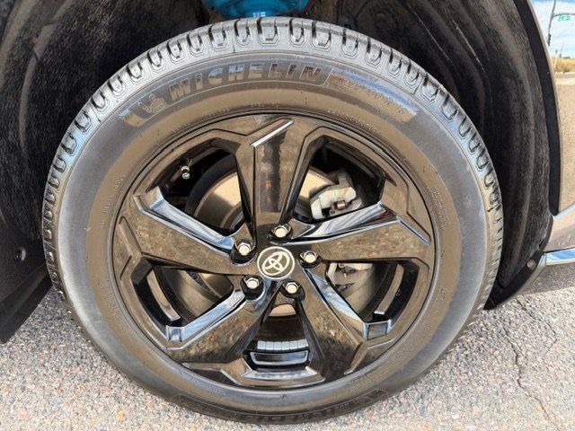 2020 Toyota RAV4 Hybrid XSE Image 11 of 45