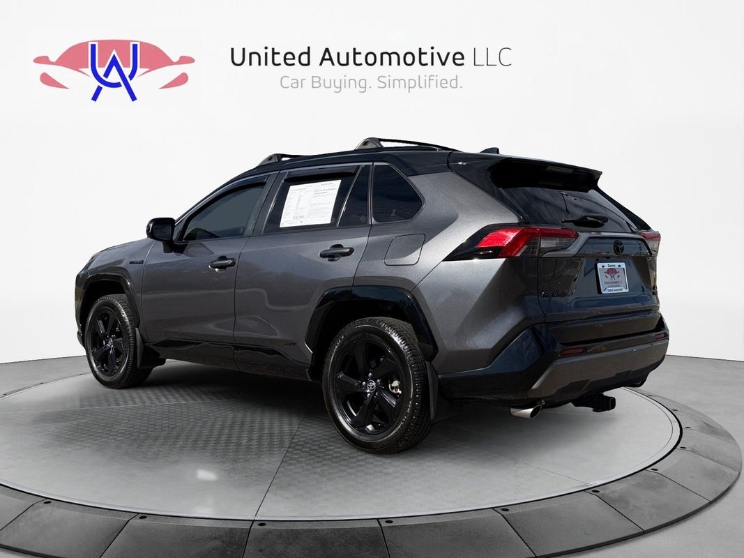 2020 Toyota RAV4 Hybrid XSE Image 7 of 45