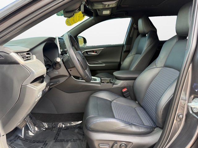 2020 Toyota RAV4 Hybrid XSE Image 18 of 45