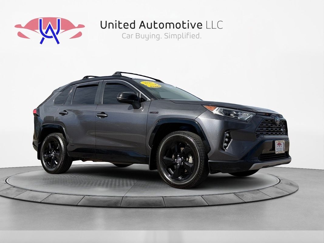 2020 Toyota RAV4 Hybrid XSE Image 3 of 45